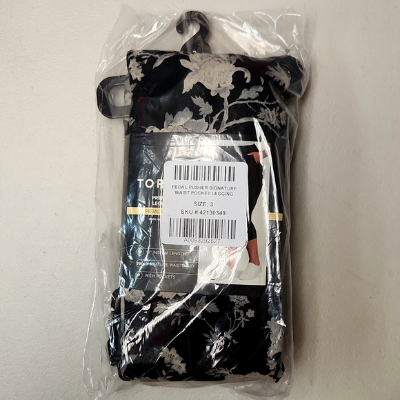 ❤️NWT VINTAGE TORRID POCKETS LEGGING - FLORAL PRINT - PEDAL PUSHER - PLUS SIZE - Picture 6 of 11